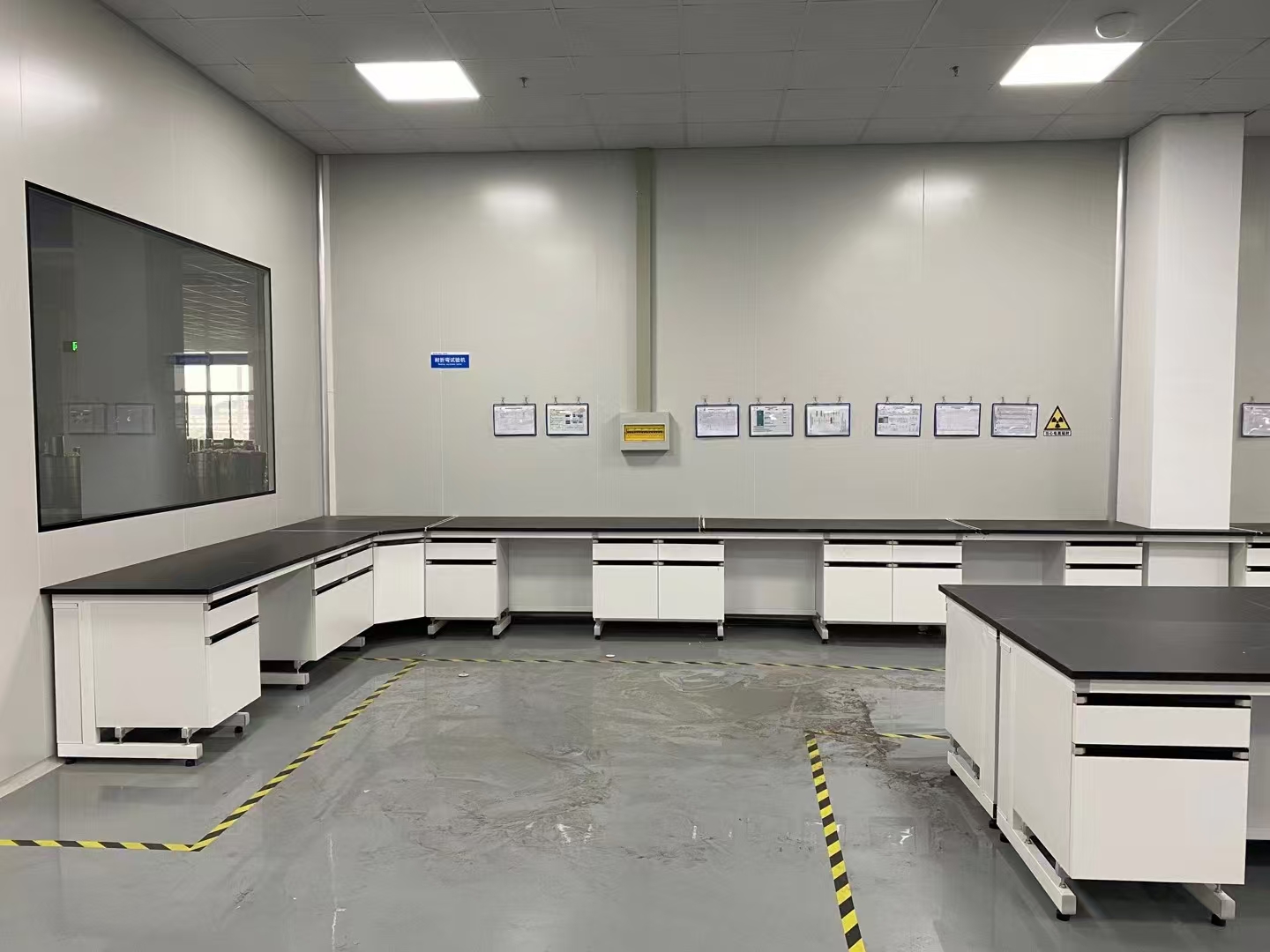 黑色台面钢木实验台