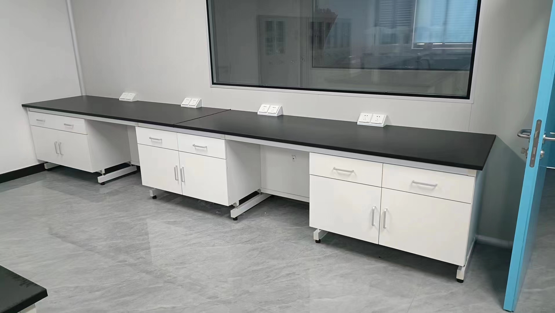 黑色台面钢木实验台